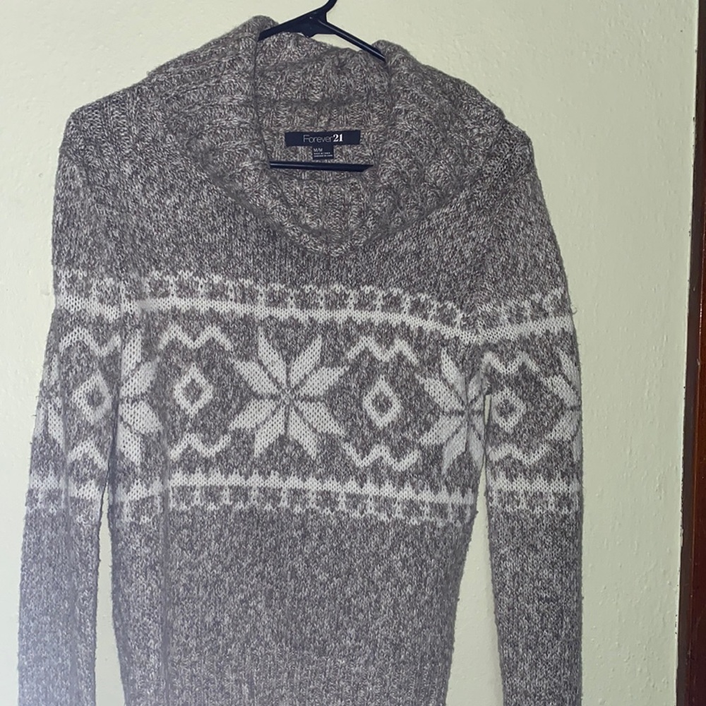 Forever 21 Medium Turtle Neck Sweater